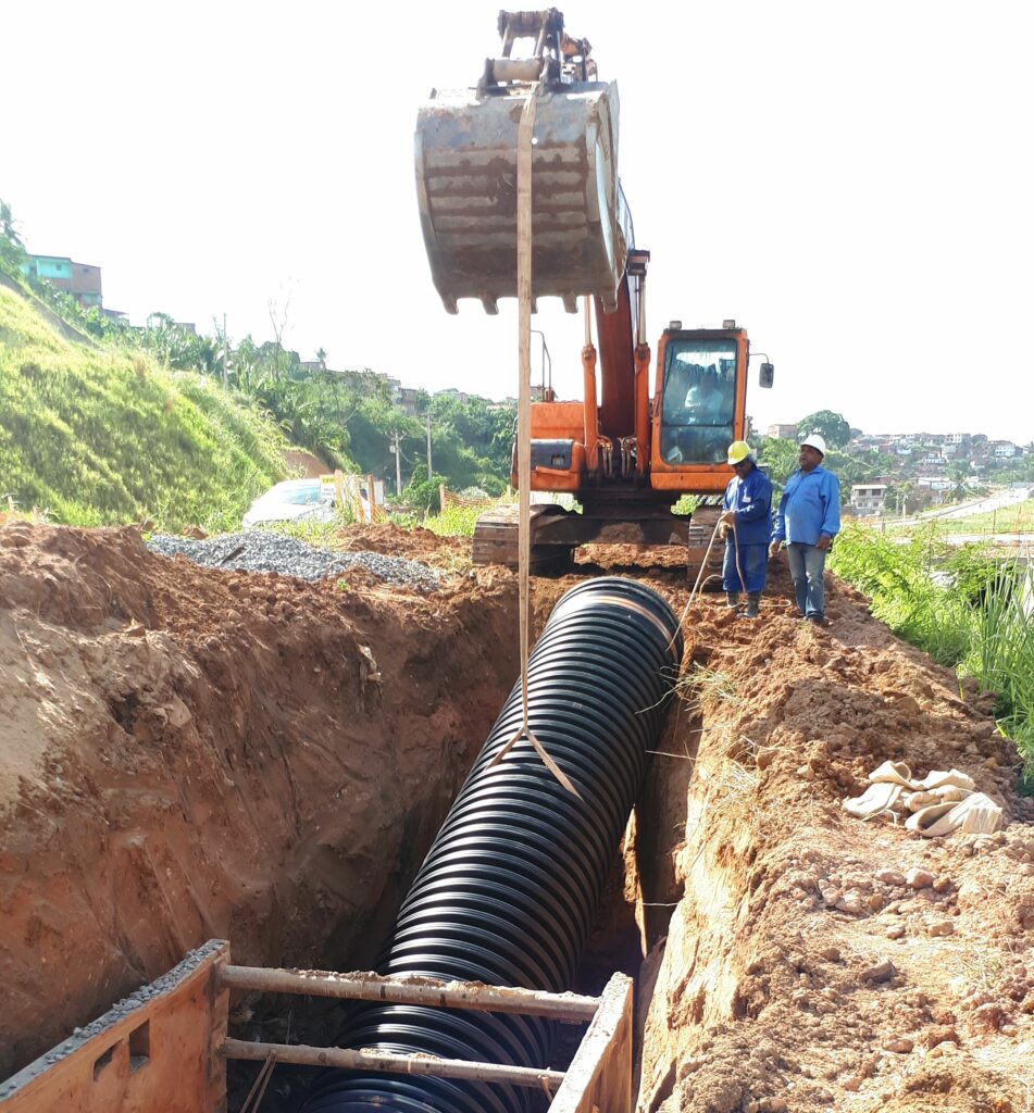 imagem obra obra de saneamento na linha vermelha